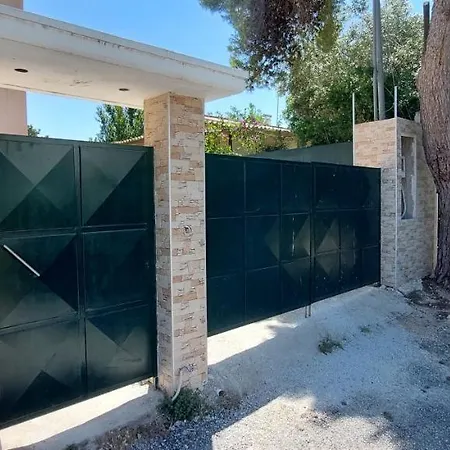 Anastacias Apartment